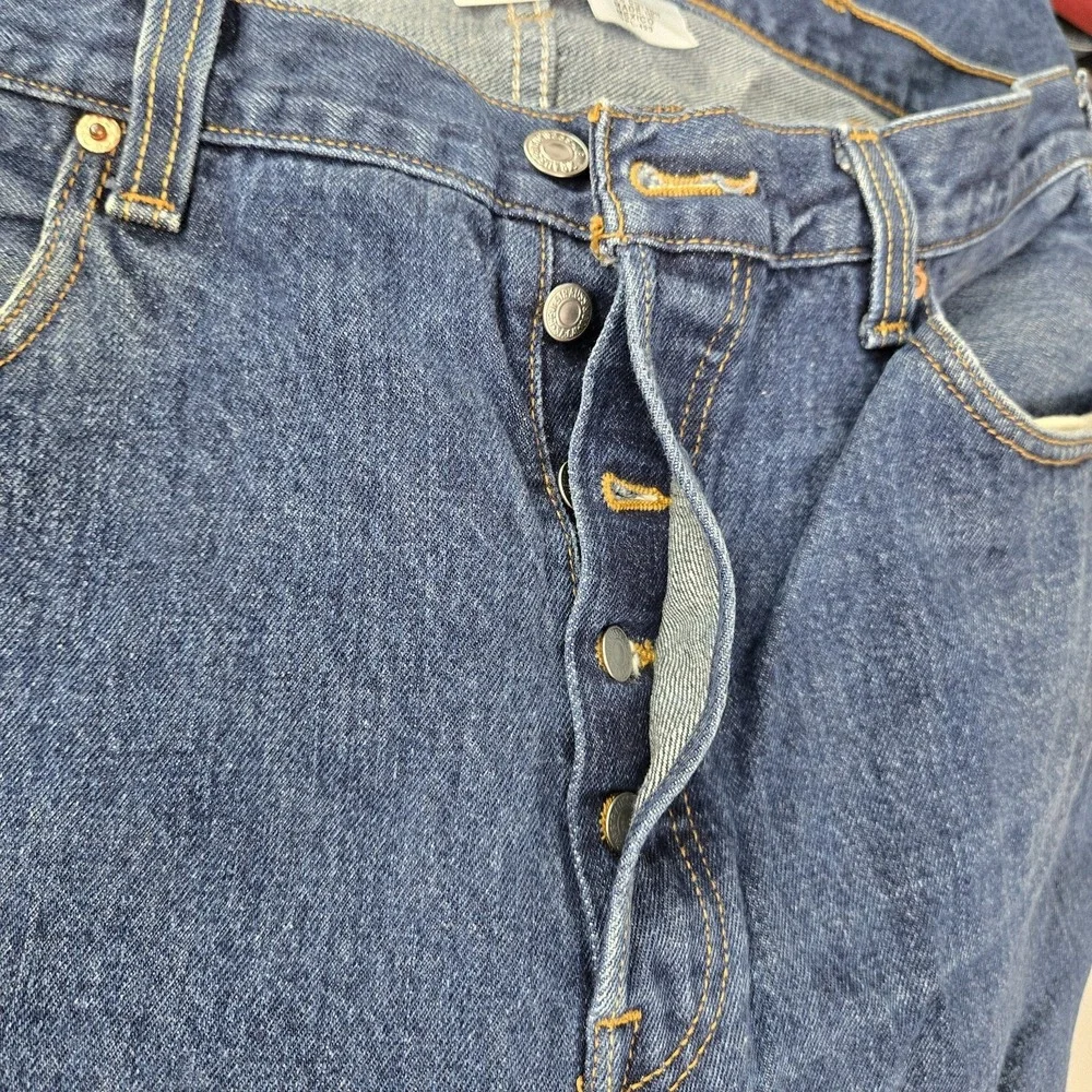 Levi's 501 Men Jeans 38X32 Blue Denim Original Fit Straight Leg Button Fly Y2K‎